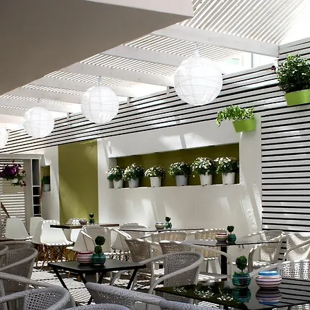 Saronis Hotel (Adults Only) ホテル