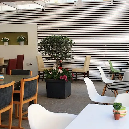 ホテル Saronis Hotel (Adults Only) 2*